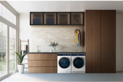 Electrolux EDH803R9WB 8kg UltimateCare 900 heat pump dryer with 3D Sense